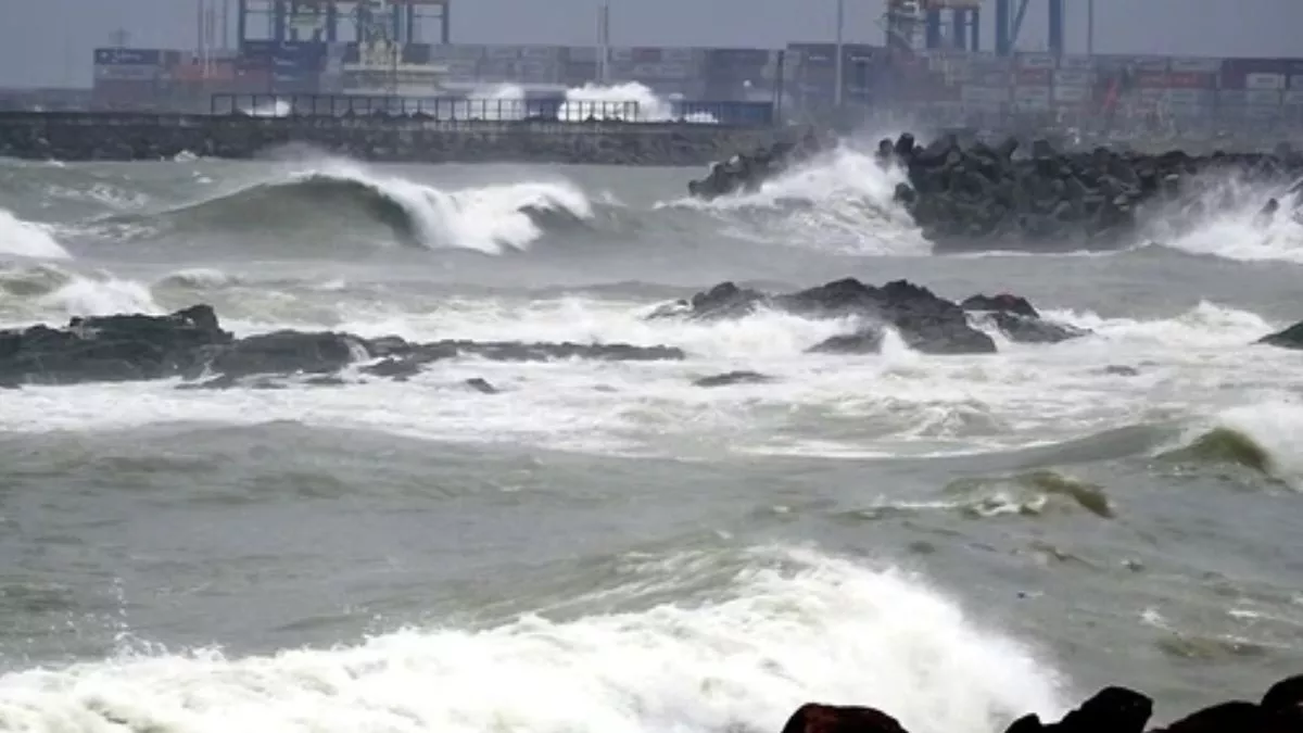 Cyclone Michaung Update: ‘मिचौंग’ का कहर से बचने के लिए आंध्र समेत इन चार राज्यों में अलर्ट, कई ट्रेनें और फ्लाइट हुई रद्द