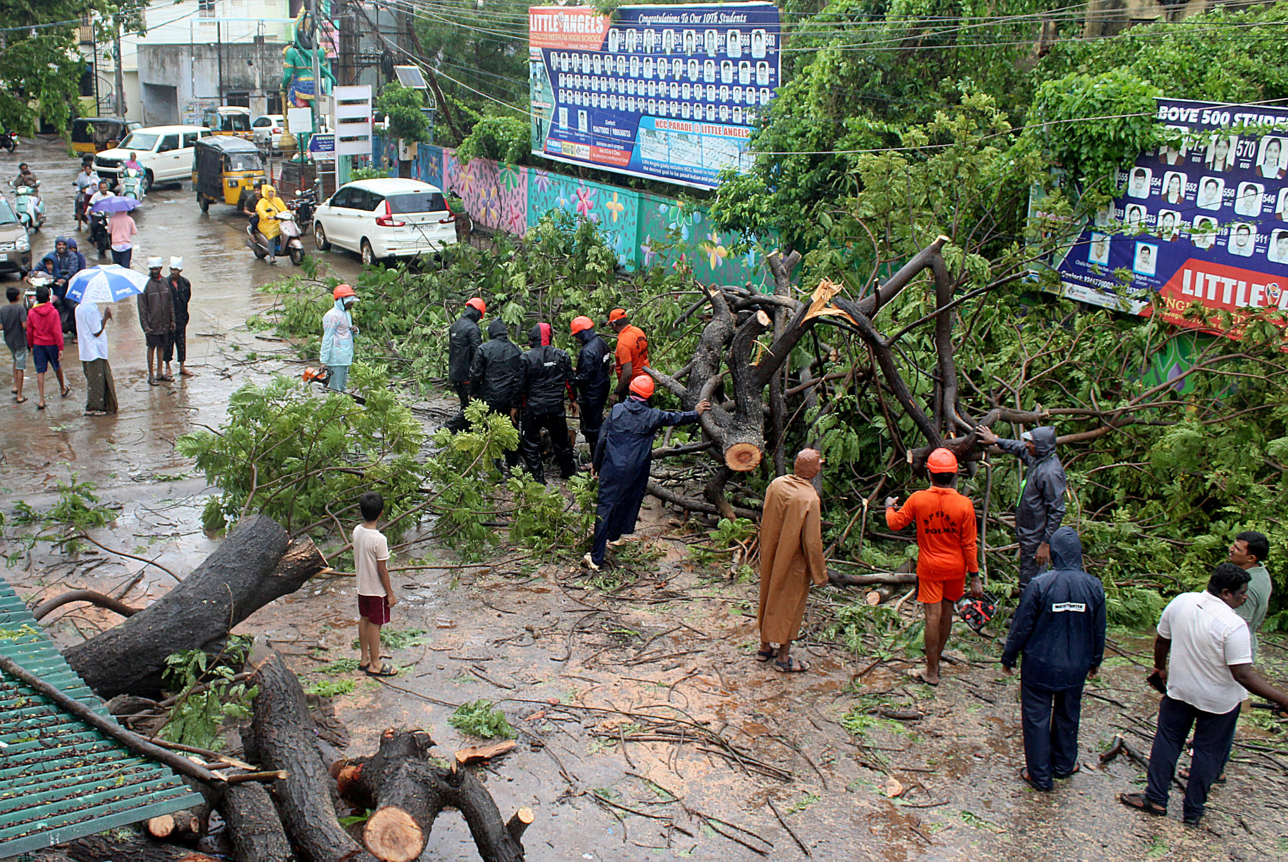 Cyclone Michaung: मिचौंग तूफान मचा रहा है दक्षिण भारत में तबाही, ओडिशा और पूर्वी तेलंगाना में आज अलर्ट